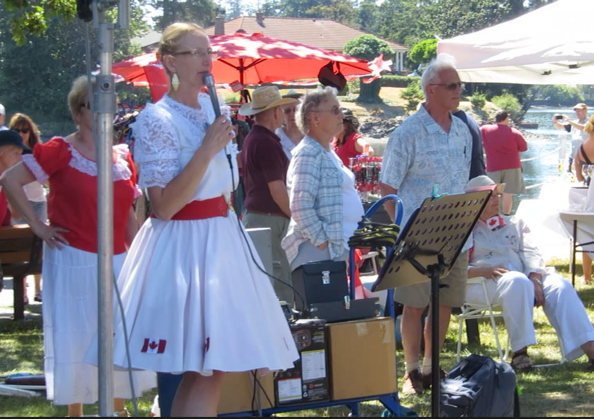 Elizabeth Hohner Calling for the Canada Day Picnic on the Gorge